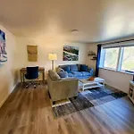 Updated Douglas Apartment, Near Downtown And Skiing