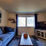 Updated Douglas Apartment, Near Downtown And Skiing