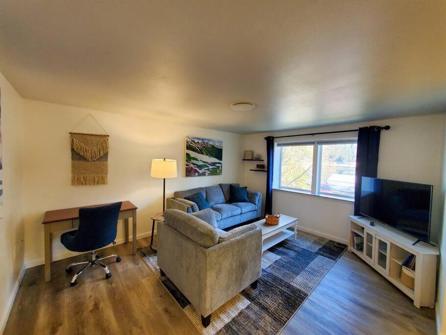 Updated Douglas Apartment, Near Downtown And Skiing Apartamento Juneau