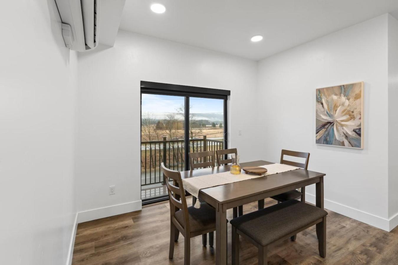 Stunning Waterfront Breathtaking Views 202 Apartment