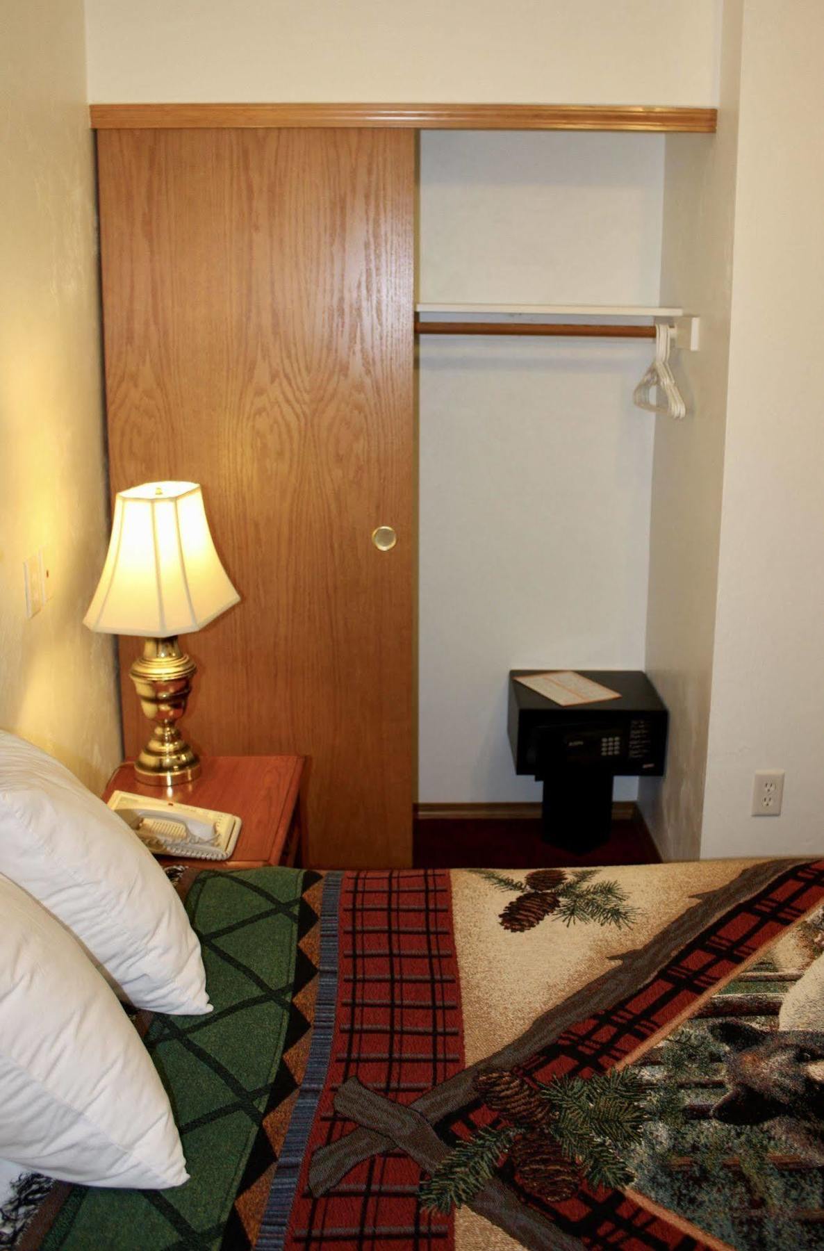 Juneau Hotel 3*