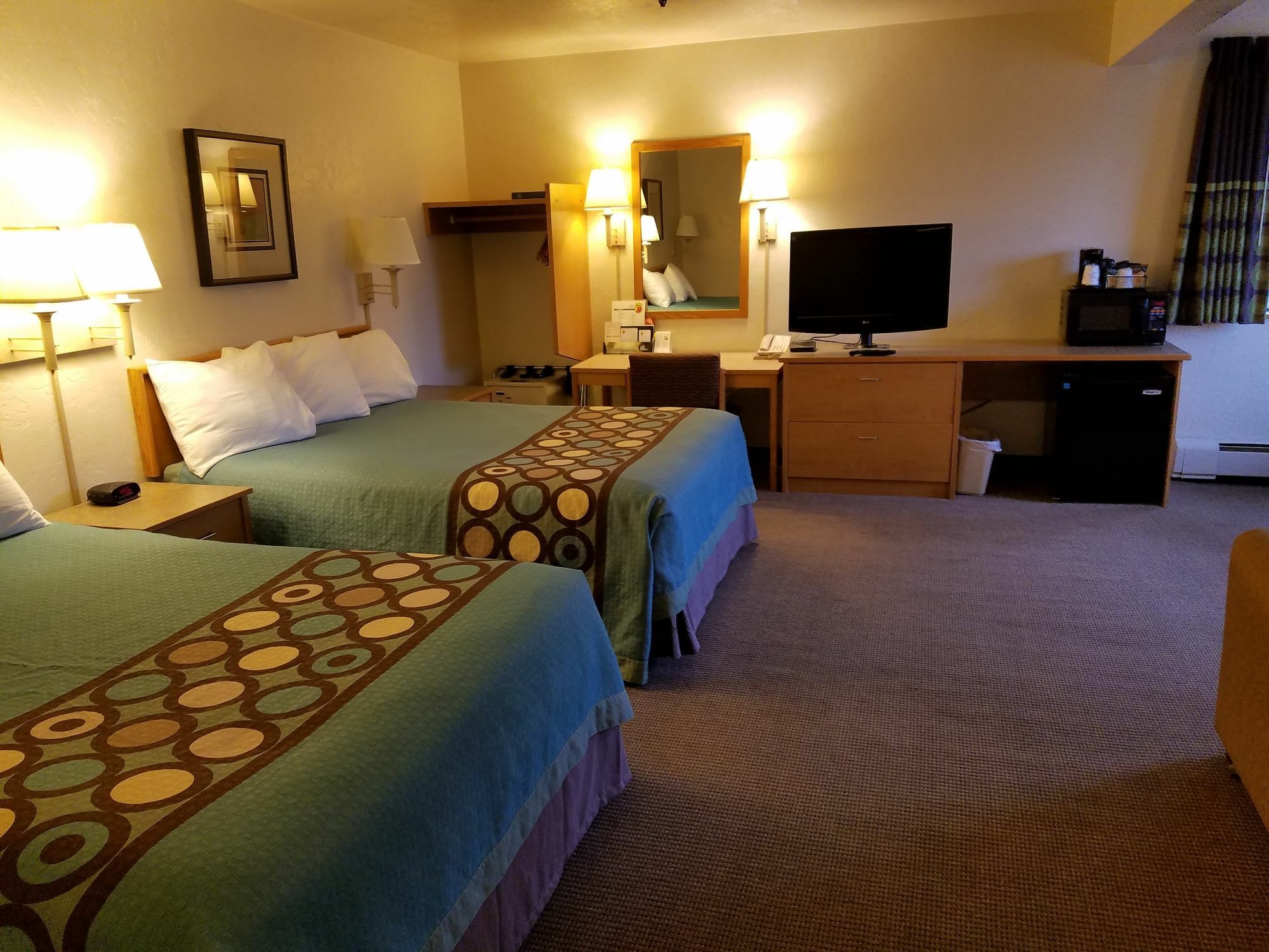 Super 8 By Wyndham Motel